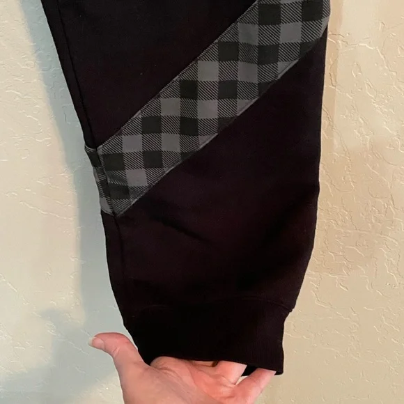 🎃Host Pick🎃Disney Halloween Joggers From 2021 Season, size 2xl - Picture 8 of 16